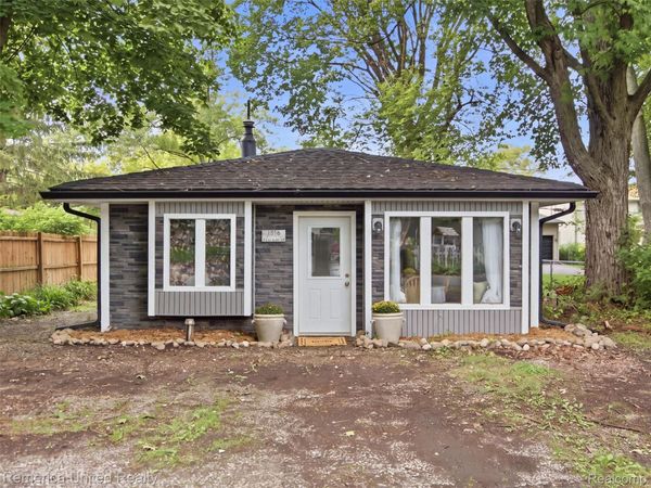 1516 Paramount Street , Novi, Mi 48377