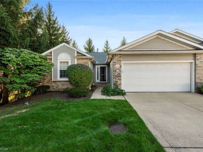 830 Renee Drive, Unit 832, Wadsworth, OH 44281 Photo 1