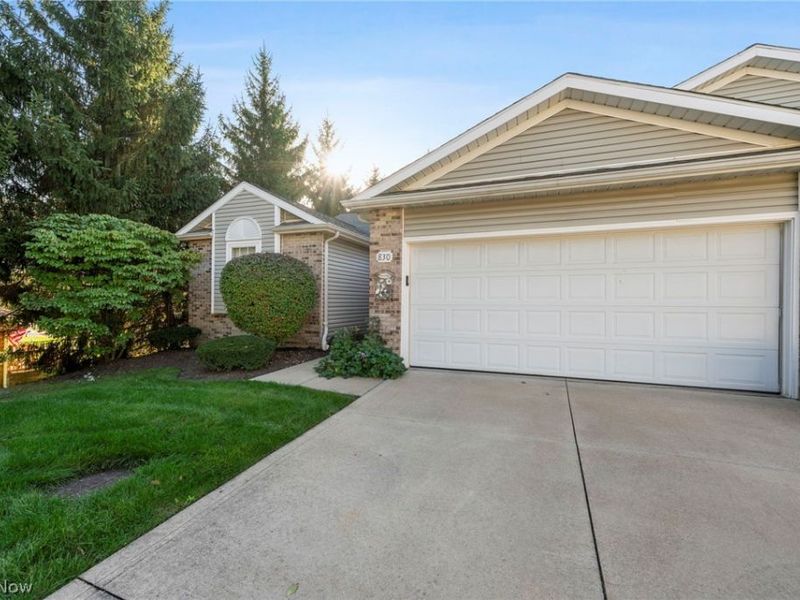 830 Renee Drive, Unit 832, Wadsworth, OH 44281 Photo 2
