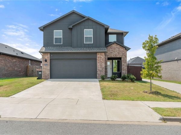 3844 Pinecrest Street , Springdale, AR 72764