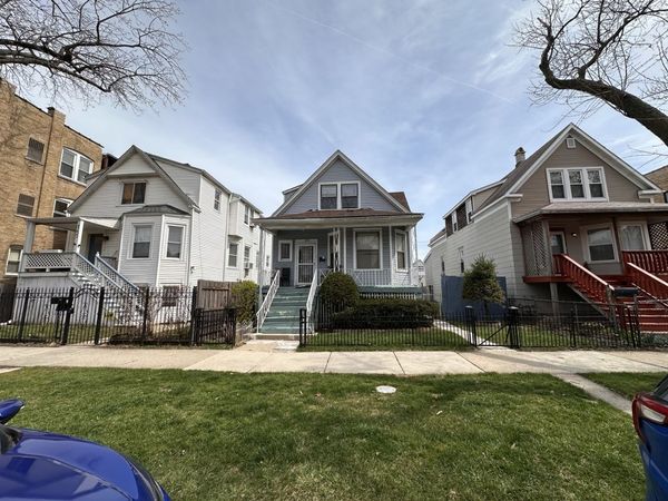 4251 N Whipple Street , Chicago, IL 60618