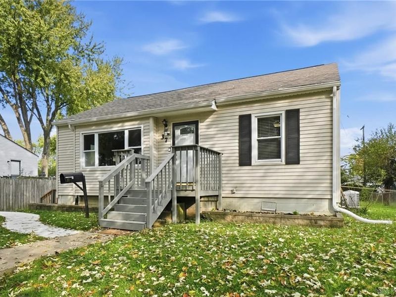 37 Elmwood Avenue, Troy, OH 45373 Photo 2
