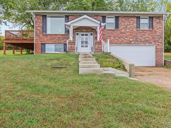 1027 Lakeshore Drive , De Soto, MO 63020