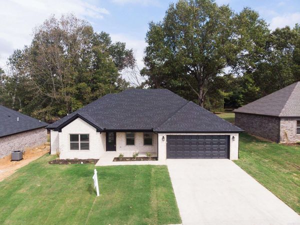 312 Millie Court, Austin, AR 72007