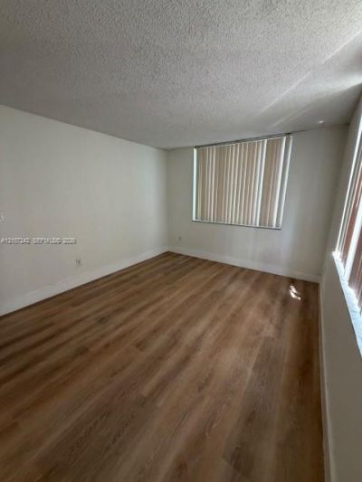 496 NW 165th St Rd , Unit D416, Miami, FL 33169 Photo