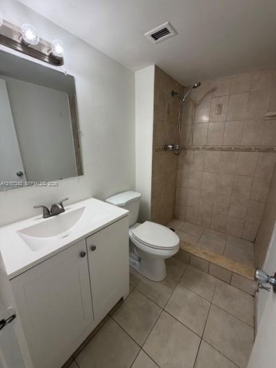 496 NW 165th St Rd , Unit D416, Miami, FL 33169 Photo