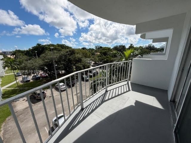 496 NW 165th St Rd , Unit D416, Miami, FL 33169 Photo
