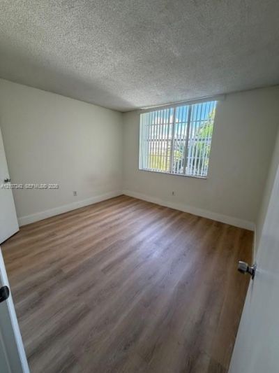 496 NW 165th St Rd , Unit D416, Miami, FL 33169 Photo