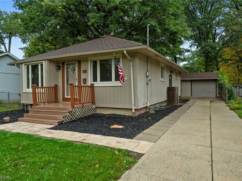 24914 E Oakland, Bay Village, OH 44140 Photo 1