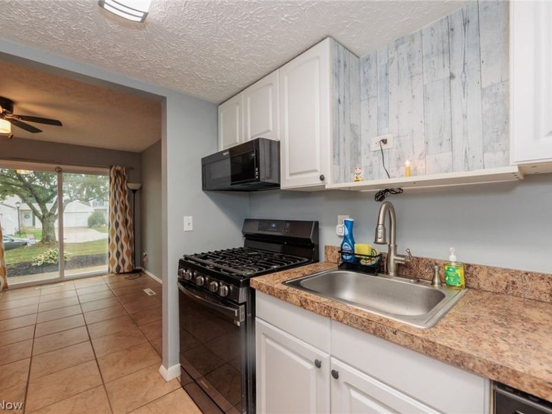 88 Castle Court, Brunswick, OH 44212 Photo 8