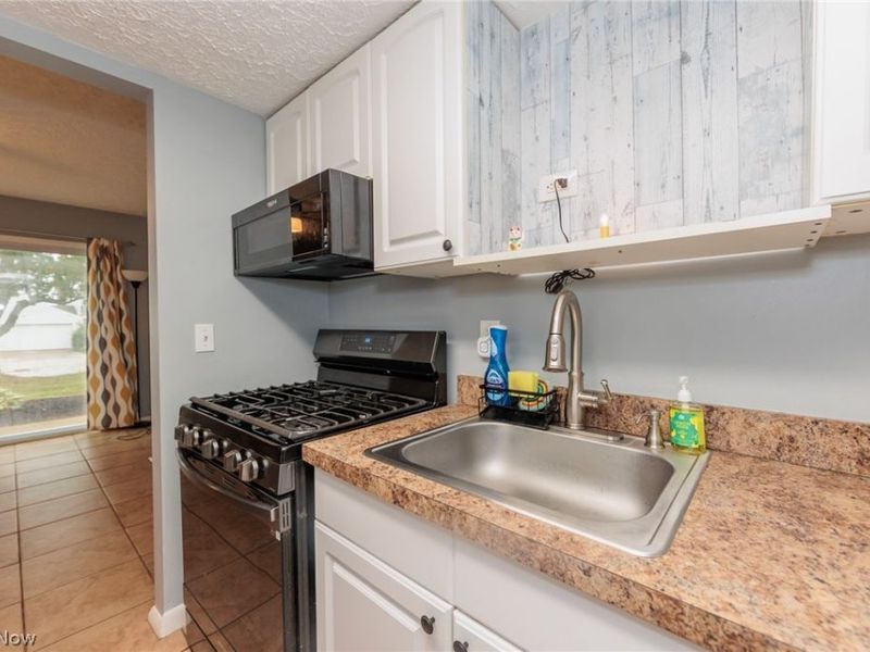 88 Castle Court, Brunswick, OH 44212 Photo 9