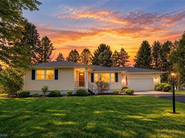13351 Parkview Avenue NW, Uniontown, OH 44685