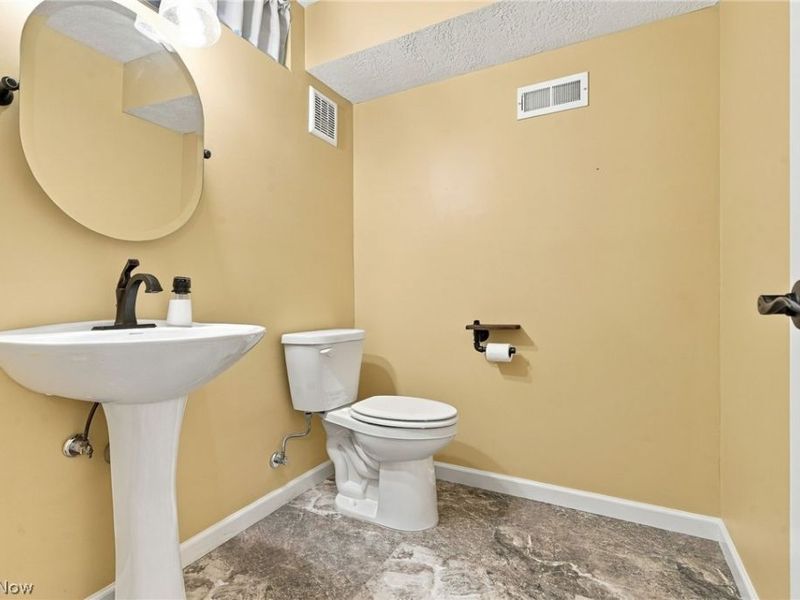 5944 Freitag NW, Canton, OH 44718 Photo 32