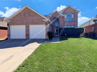 4704 Parkmount Drive, Fort Worth, TX 76137