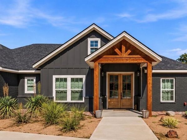 1961 N Dale Avenue, Stephenville, TX 76401