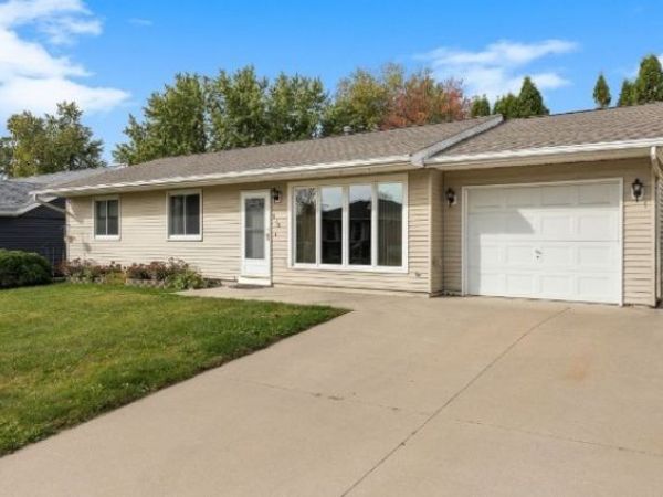 630 Concord Lane NW, Cedar Rapids, IA 52405