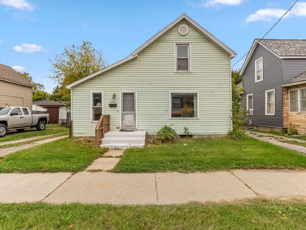1411 Alpine Avenue NW, Grand Rapids, MI 49504