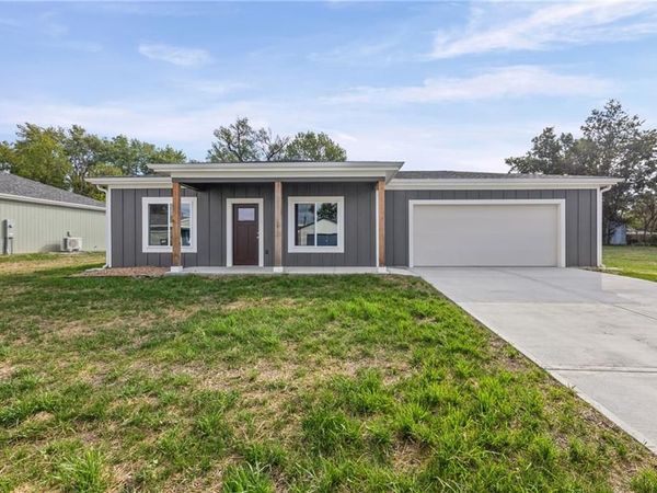 919 5th Street Terrace, Osawatomie, KS 66064