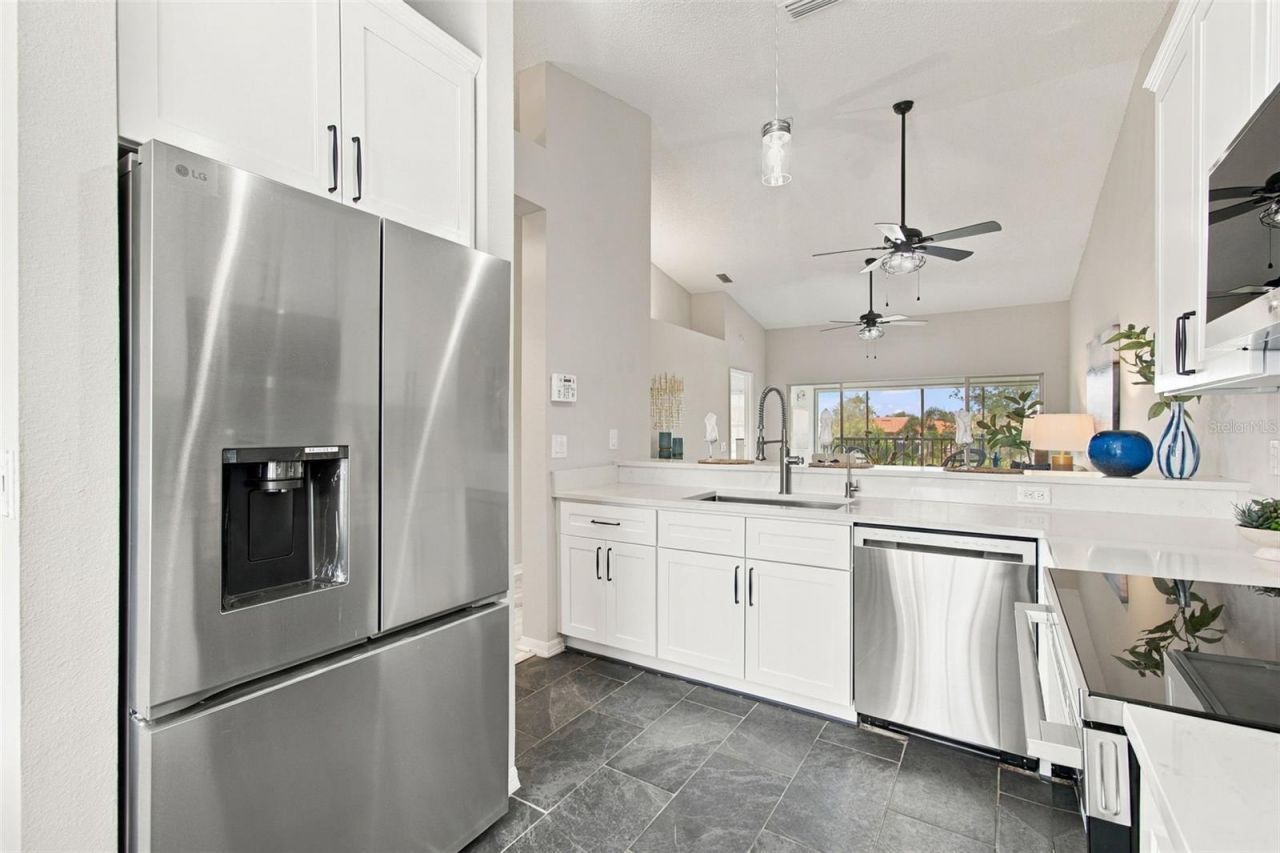 4210 Caddie Drive E, Unit 202, Bradenton, FL 34203 Photo