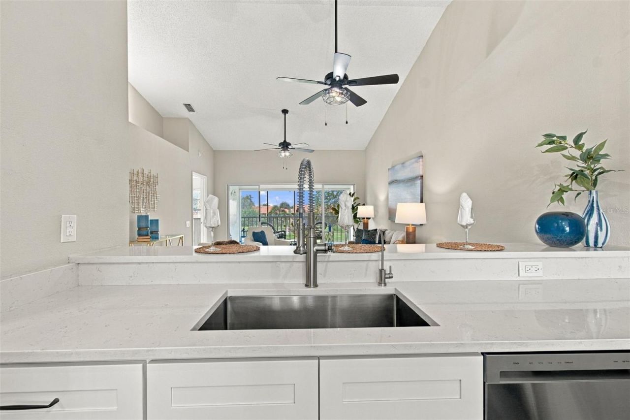 4210 Caddie Drive E, Unit 202, Bradenton, FL 34203 Photo