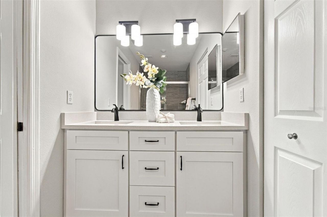4210 Caddie Drive E, Unit 202, Bradenton, FL 34203 Photo