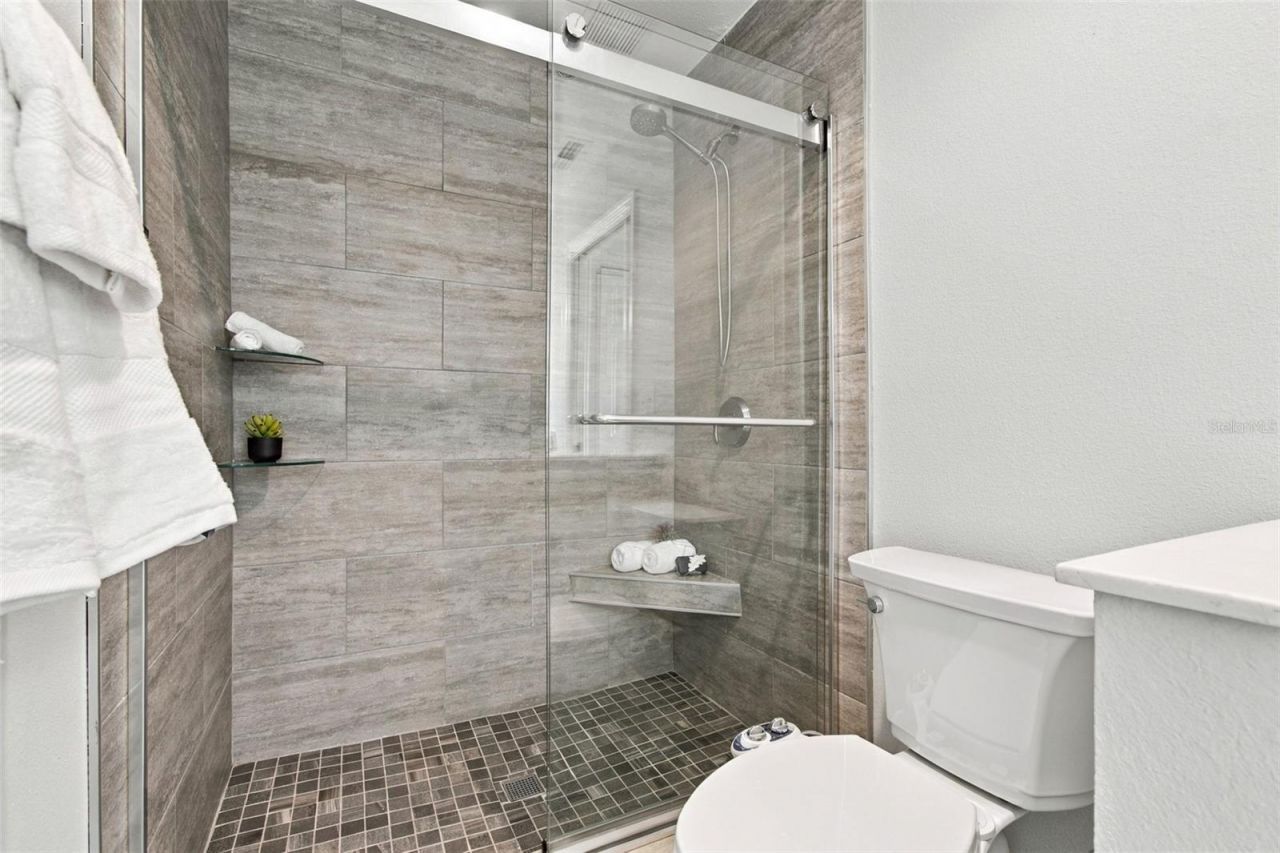 4210 Caddie Drive E, Unit 202, Bradenton, FL 34203 Photo