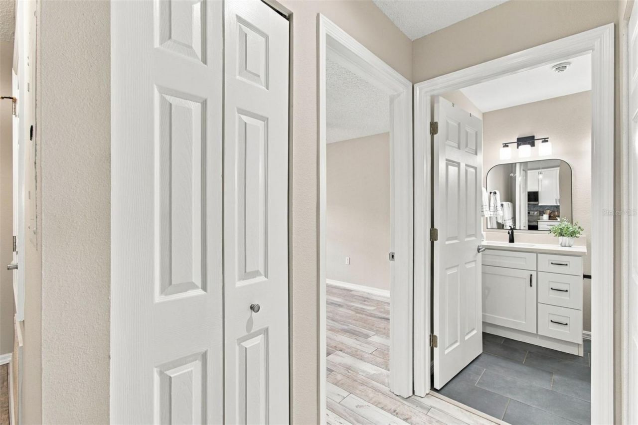 4210 Caddie Drive E, Unit 202, Bradenton, FL 34203 Photo