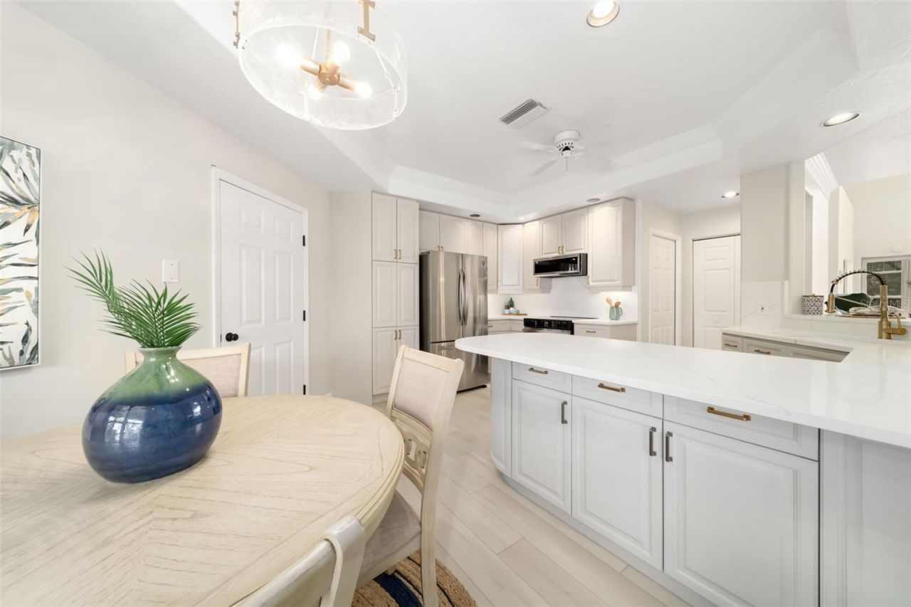 1703 Starling Drive, Unit 1703, Sarasota, FL 34231 Photo