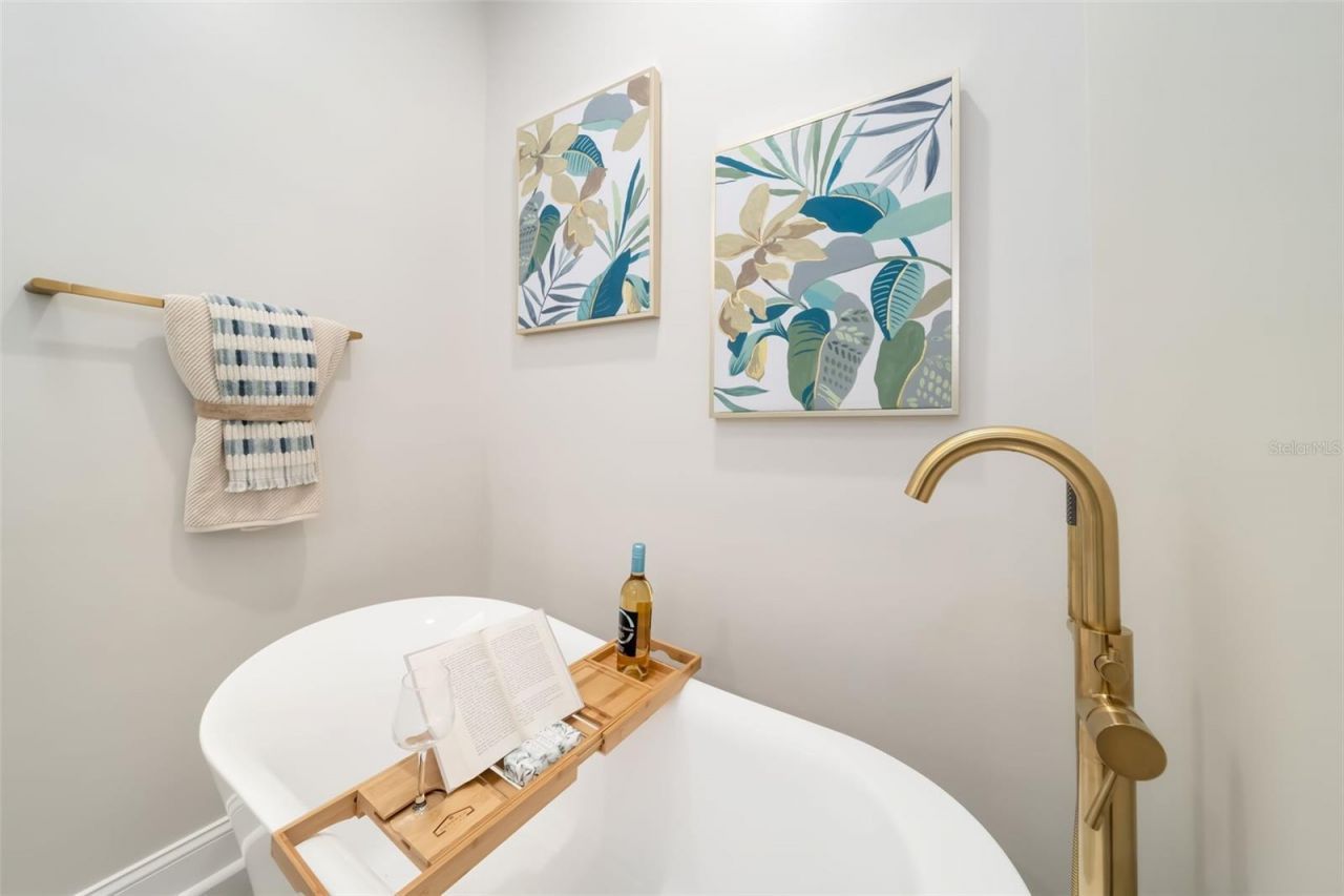 1703 Starling Drive, Unit 1703, Sarasota, FL 34231 Photo