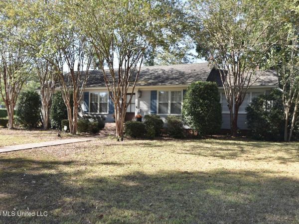 501 East Adams Avenue, Greenwood, MS 38930