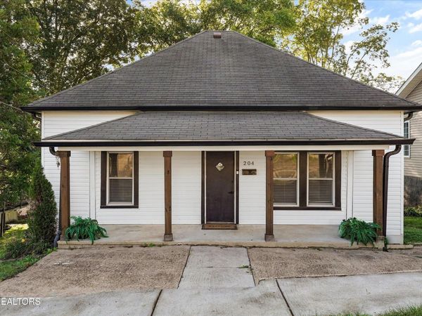 204 E 1st Ave , Lenoir City, TN 37771