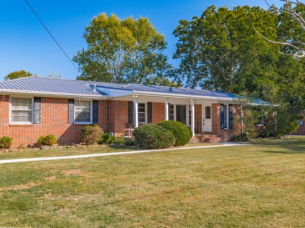 1201 Woodcrest Dr, Manchester, TN 37355