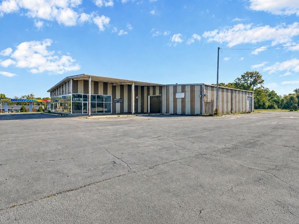 3832 Main St , Pikeville, TN 37367