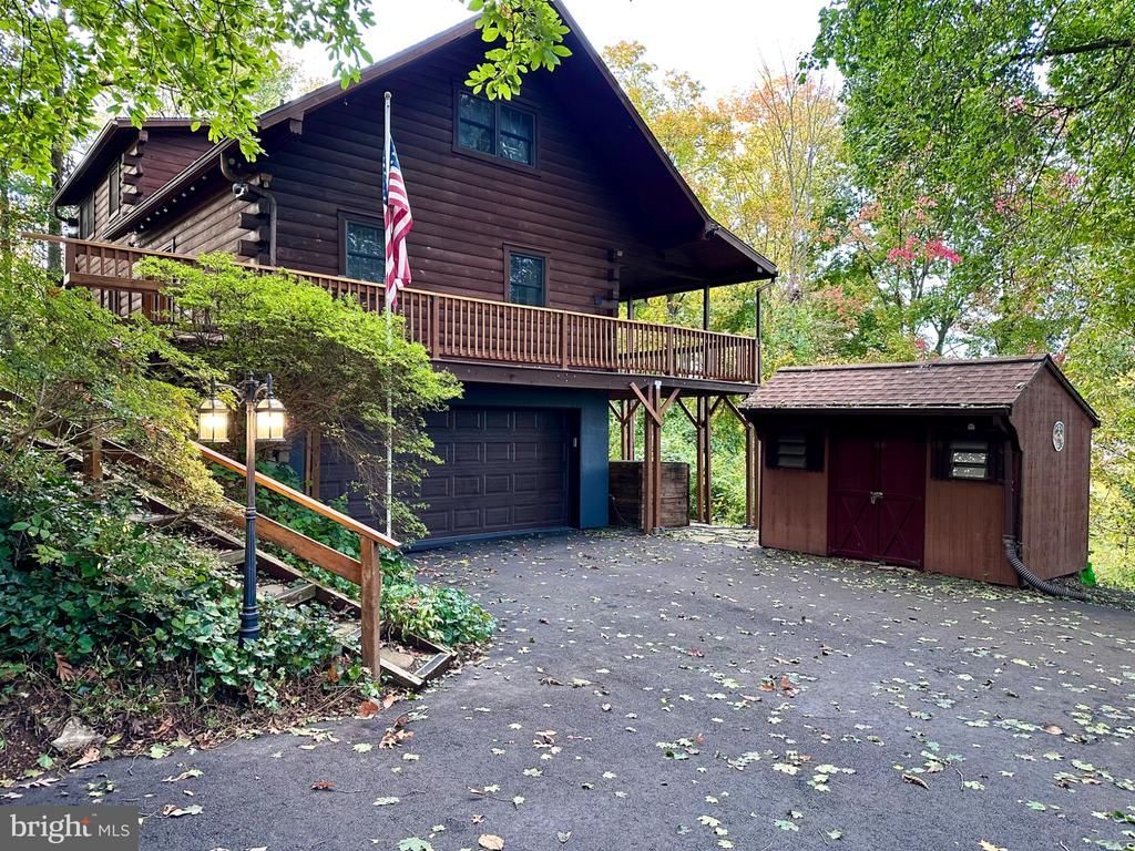 615 BELLEMANS CHURCH ROAD, LEESPORT, PA 19533