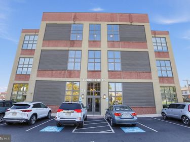 21 S VALLEY FORGE ROAD, Unit 218, LANSDALE, PA 19446
