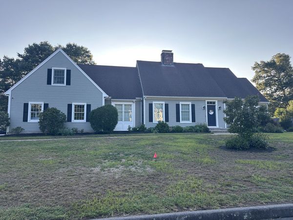 15 Waterfall Rd, Acushnet, MA 02743