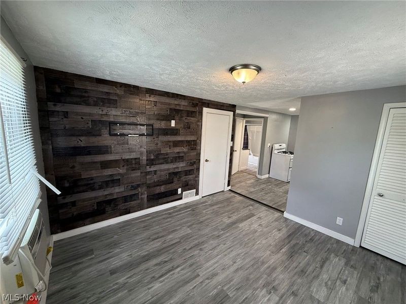 190 E Mapledale Avenue, Akron, OH 44301 Photo 5