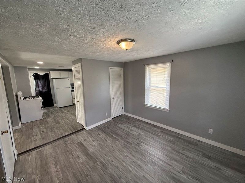 190 E Mapledale Avenue, Akron, OH 44301 Photo 6