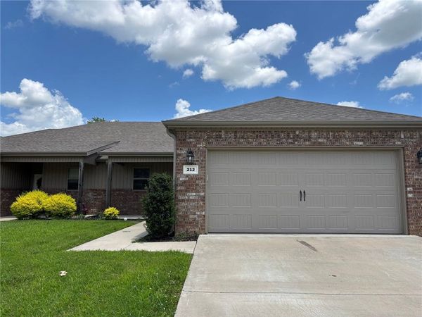 212 Alder Street , Pea Ridge, AR 72751