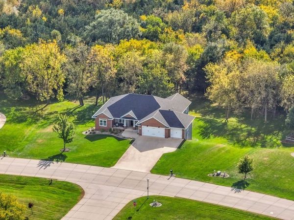 2040 Cedar Hill Ave. SE , Dyersville, IA 52040