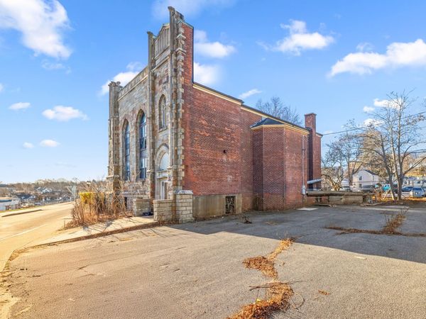 8 Carver Street, Plymouth, MA 02360