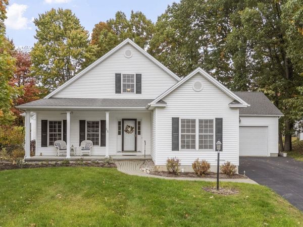 11 Ledgewood Drive, Troy, NY 12180