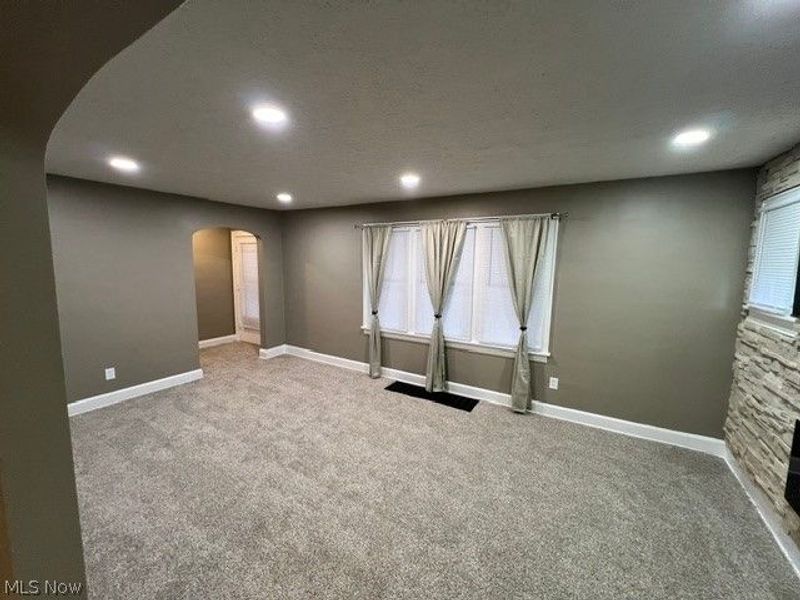 565 Eva Avenue, Akron, OH 44301 Photo 10