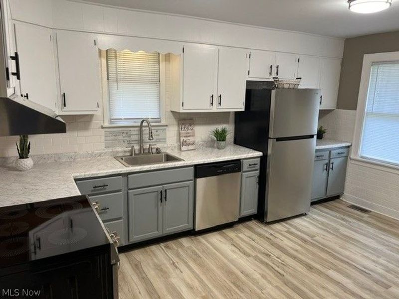565 Eva Avenue, Akron, OH 44301 Photo 14