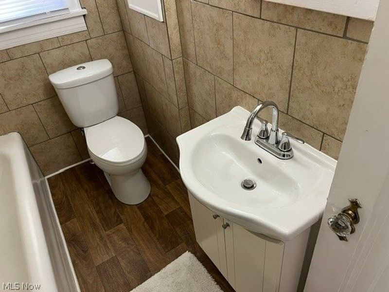 565 Eva Avenue, Akron, OH 44301 Photo 18