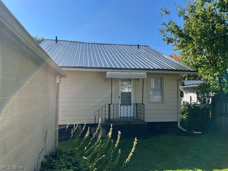 565 Eva Avenue, Akron, OH 44301 Photo 3