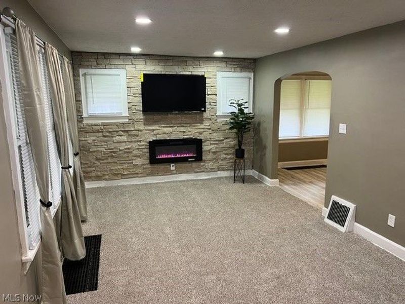 565 Eva Avenue, Akron, OH 44301 Photo 6