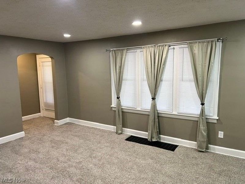 565 Eva Avenue, Akron, OH 44301 Photo 7