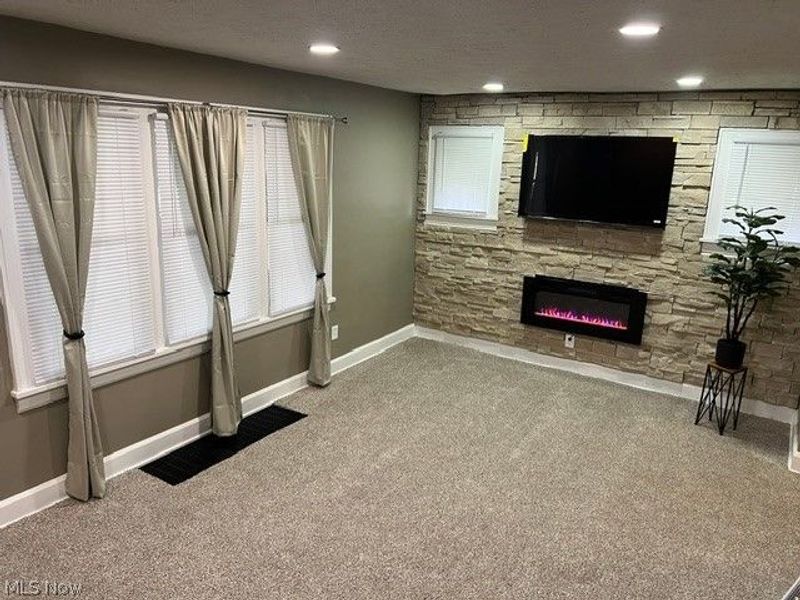 565 Eva Avenue, Akron, OH 44301 Photo 8