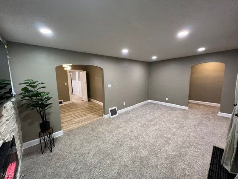 565 Eva Avenue, Akron, OH 44301 Photo 9